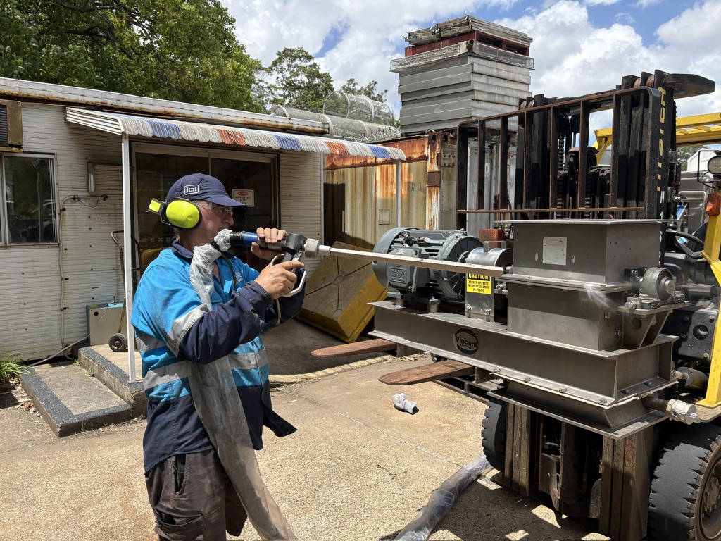 Dry Ice Blasting / Cleaning